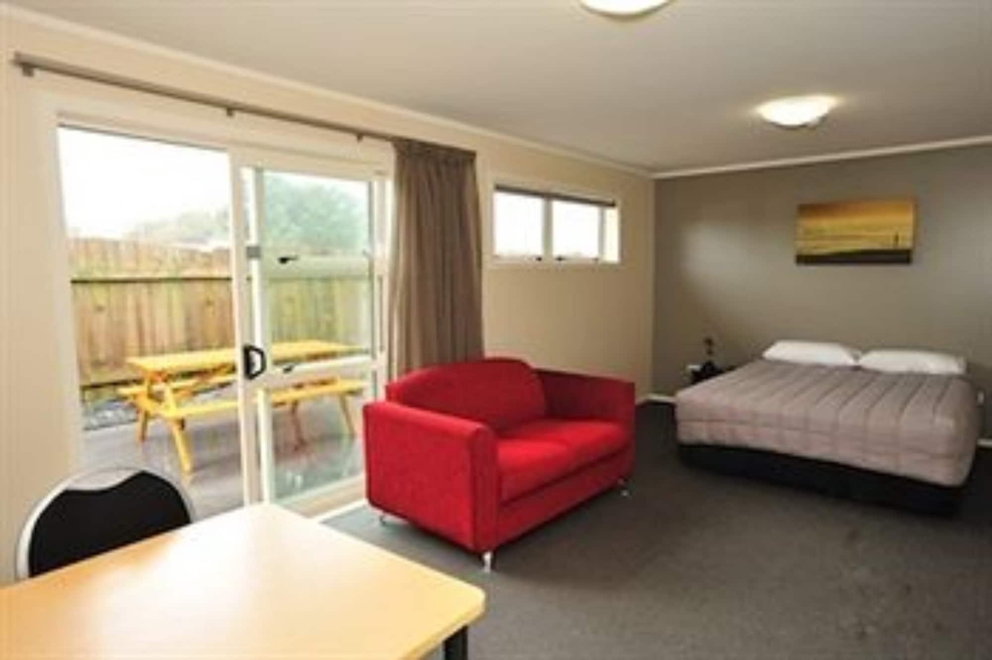 Captain Cook Motor Lodge Гисборн Экстерьер фото