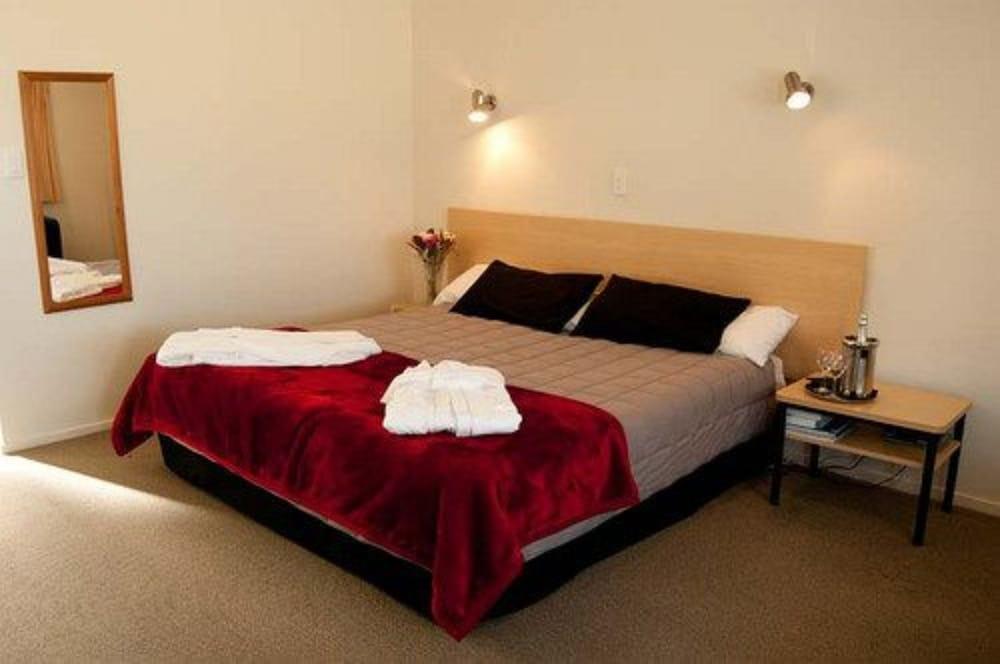 Captain Cook Motor Lodge Гисборн Экстерьер фото